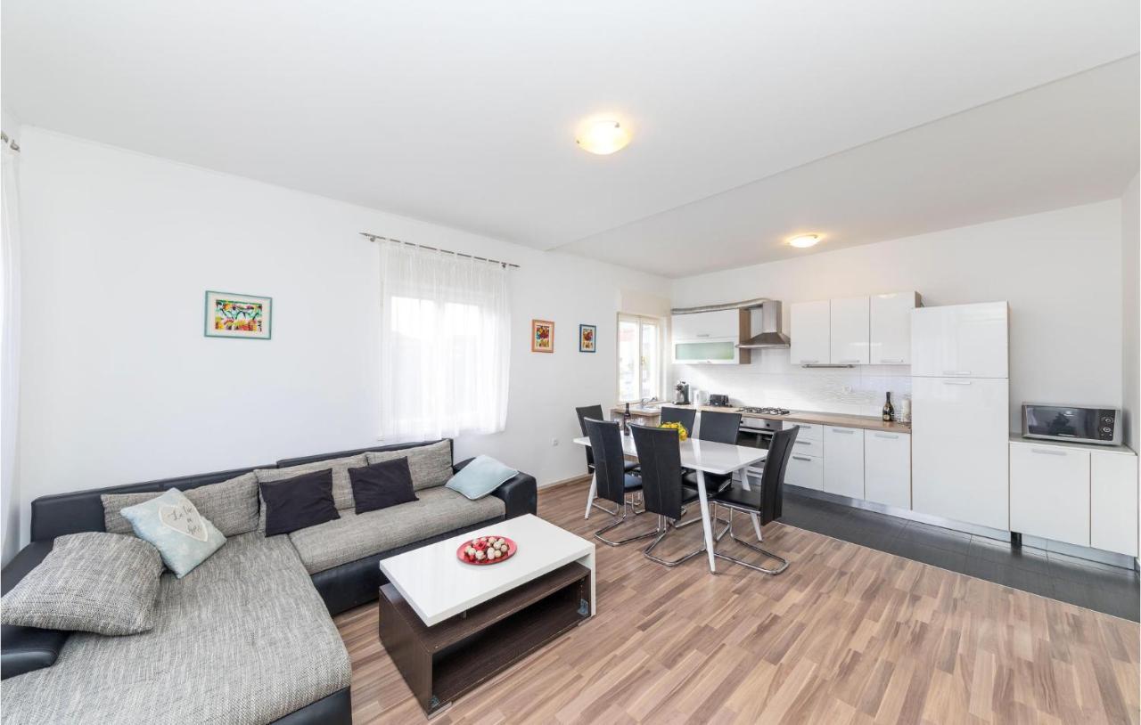 Nice Apartment In Kastel Stafilic With Sauna Kaštela Extérieur photo